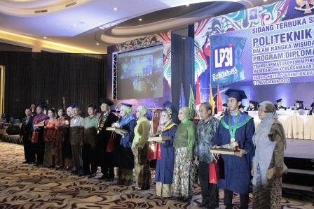  Politeknik LP3I Luluskan 700 Wisudawan Siap Terjun ke Dunia Kerja