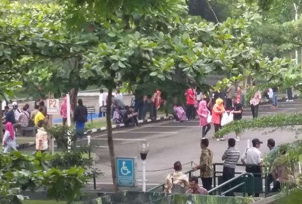  Setiap Jumat PNS Gedung Sate Pilih Berleha-leha?