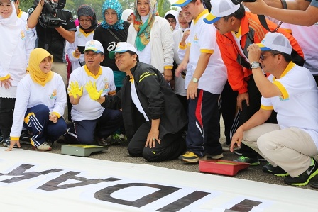  1.000 PNS Kab. Bandung Kampanyekan Anti Rokok