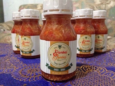  Hobi Memasak, Dua Sahabat Produksi 1.200 Botol Sambal Dabu-dabu Per Bulan