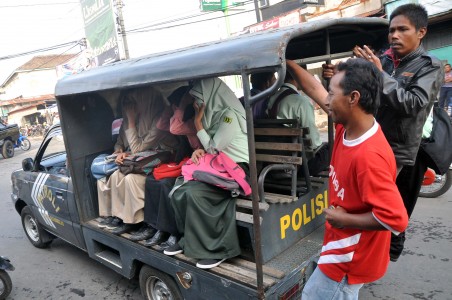  Telat Sesuaikan Tarif, Angkot di Daerah-daerah Ini Mogok