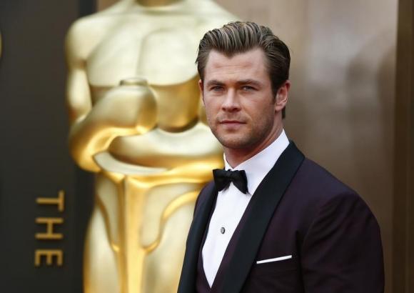  Aktor Chris Hemsworth Jadi Pria Terseksi versi Majalah People