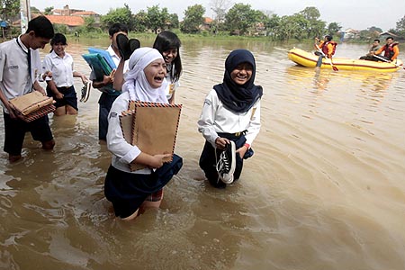  Baleendah & Dayeuhkolot Disergap Banjir
