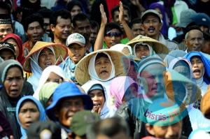  Di Luar Demo Tolak BBM Naik, PNS Gedung Sate Asyik Dangdutan