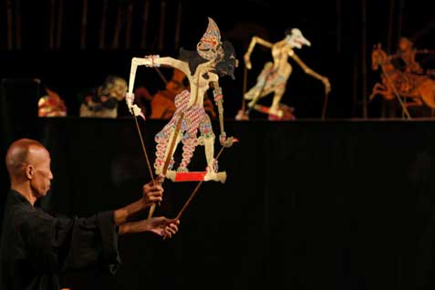  DUNIA WAYANG: Kejujuran dan Keluguan Bima