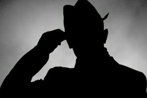  Pria yang Diduga Jadi Mata-Mata Asing Ditangkap Setelah Ambil Foto dari Basis Kapal Induk