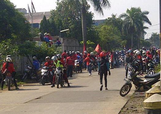  Buruh Tangerang Demo Upah, Aksi Disertai Sweeping Pabrik