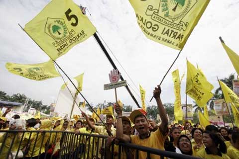  Kantor DPD Partai Golkar Di Makassar Juga Didemo