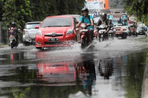  Banjir, Jalur Cileunyi-Cicalengka Macet