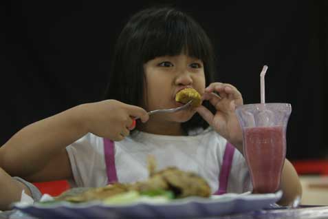  PENGURANGAN JAM KERJA PEREMPUAN: Kebijakan Positif untuk Lindungi Anak