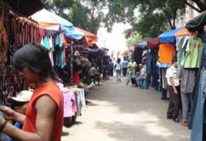  Bandel, PKL Jualan Lagi di Trotoar Jalan Kartini Cirebon