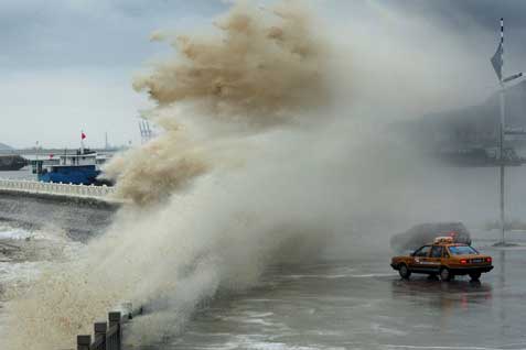  21 Orang Tewas Karena Topan Hagupit di Filipina