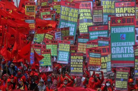  Aksi Buruh Bikin Macet Jalan Protokol di Jakarta