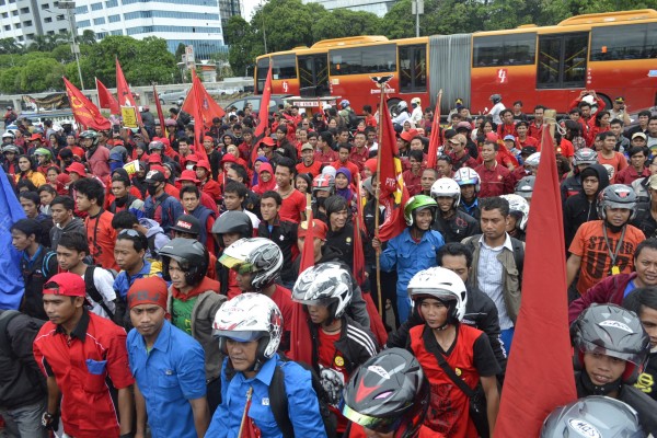  Meski Capek, Buruh Demo Demi Kepentingan Bersama