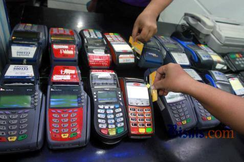  KARTU KREDIT: Penggunaan PIN 6 Digit Bakal Molor