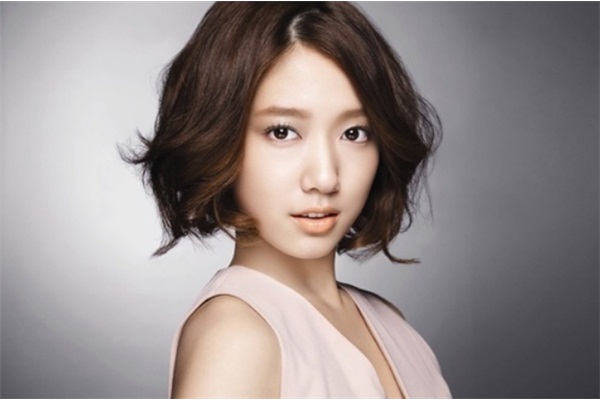  Park Shin Hye Akan Jadi Host untuk SBS Drama Awards 2014