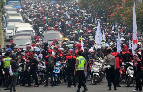  IMBAS DEMO BURUH, Arus Lalu Lintas Sekitar Kantor Wali Kota Masih Padat