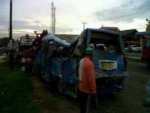  Truk Seruduk 4 Mobil & Belasan Motor di Bukittinggi