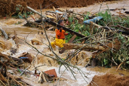  LONGSOR BANJARNEGARA: 200 Orang Terpaksa Mengungsi