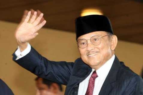  KISRUH GOLKAR: Cari Solusi, B.J. Habibie Kumpulkan Sesepuh