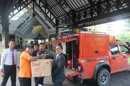  Hotel Santika Cirebon Salurkan Bantuan untuk Korban Longsor Banjarnegara