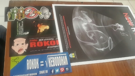  Perangi Rokok, Pemkot Cirebon Tebar Ribuan Stiker