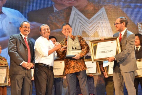  Ignasius Jonan Raih Penghargaan Marketeer of The Year 2014