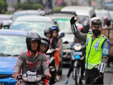  500 Polisi Kawal Uji Coba Larangan Motor Melintas di Thamrin