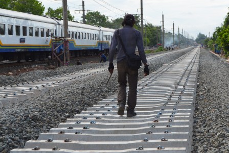  Pelajar Tewas Tertabrak Kereta Commuter Line di Bogor