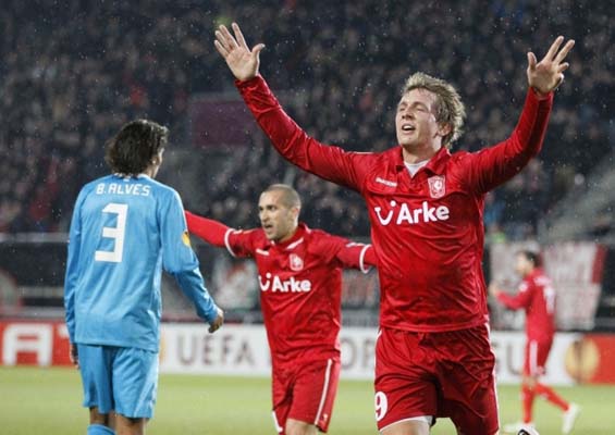  BIG MATCH LIGA BELANDA: Luuk de Jong Hattrick, PSV Atasi Fejenoord 4-3