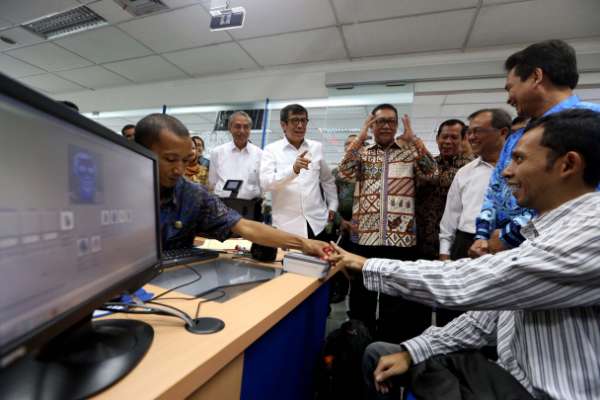  FOTO: Menkumham Resmikan Unit Pelayanan Paspor di Bandung