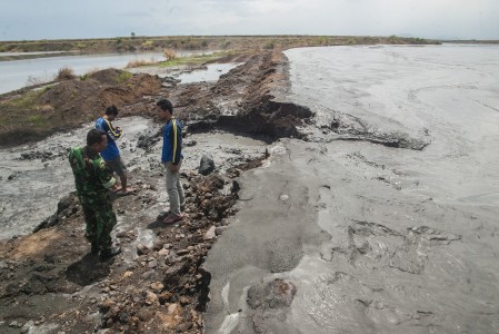  BENCANA LUMPUR LAPINDO: Pemerintah Akan Talangi Sisa Ganti Rugi