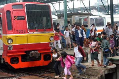  COMMUTER LINE: Perjalanan ke Bekasi Ditambah Jadi 58