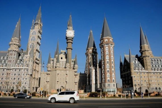  Sekolah Seni di China Ini Dirancang Mirip Kampus Hogwarts