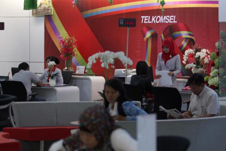  Di Kalimantan, Telkomsel Siapkan 42 Mobile Grapari Saat Natal & Tahun Baru