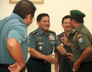 Kepala Staf Angkatan Laut (KSAL) Laksamana TNI Marsetio (nomor dua dari kiri)/Antara