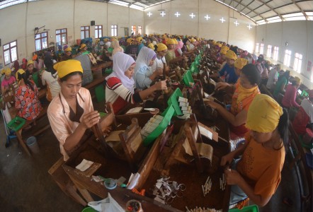  Industri Rokok, Produksi Pabrik Kecil Turun Hingga 30 Persen