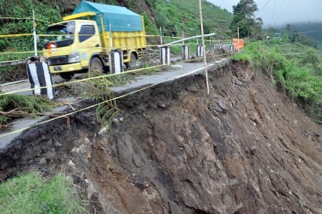  Natal &amp; Tahun Baru: Dishub Jabar Antisipasi Potensi Banjir dan Longsor