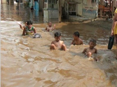  BANJIR BANDUNG SELATAN: Aher Akan Presentasi Di Depan Jokowi