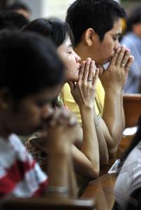  Perayaan Natal di Gereja Kathedral Bandung Aman