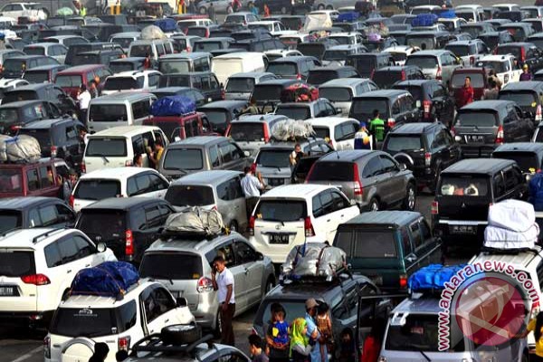  Libur Panjang, Pelabuhan Merak Padat
