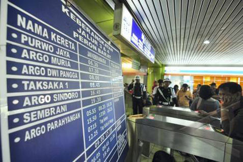  NATAL 2014: Pk. 13.30 WIB, Penumpang dari Stasiun Gambir Capai 5.780