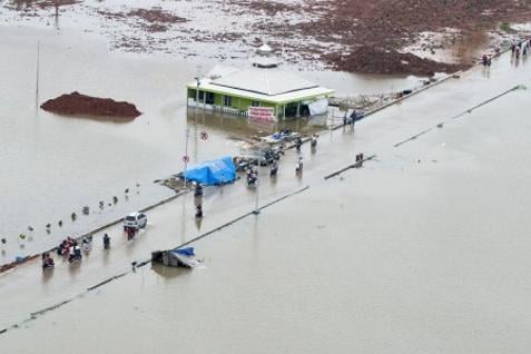  Banjir Juga Landa Riau dan Gorontalo