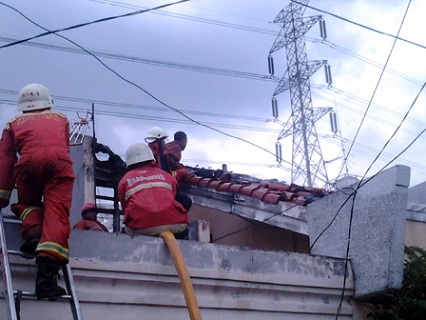  Kebakaran Rumah Mewah di Cipinang Berhasil Dipadamkan