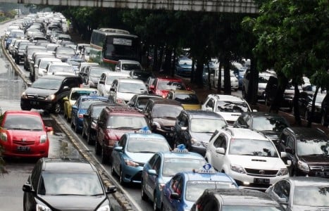  Hujan Deras Guyur Jakarta, Lalu Lintas Padat