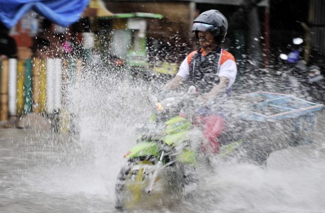  Hujan Deras Sejak Pagi, Ini Lokasi Banjir di Jakarta Sabtu (27/12)