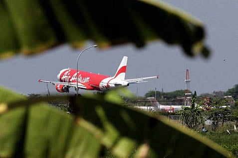  AIRASIA HILANG KONTAK: Bandara Supadio Pontianak, Posko Resmi  Pencarian