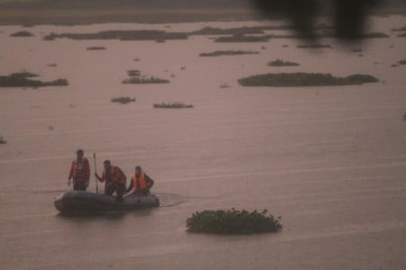  AIR ASIA QZ8501 HILANG: Tim SAR Gabungan Belum Temukan Tanda-tanda Pesawat