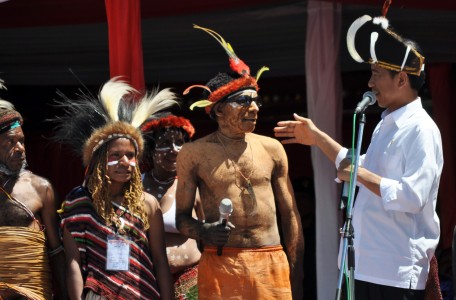  Jokowi Minta Pejabat Papua tak Obral Lisensi Kekayaan