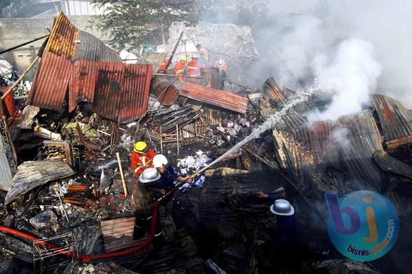  Selama 2014, Kerugian Akibat Kebakaran Tembus Rp40 Miliar